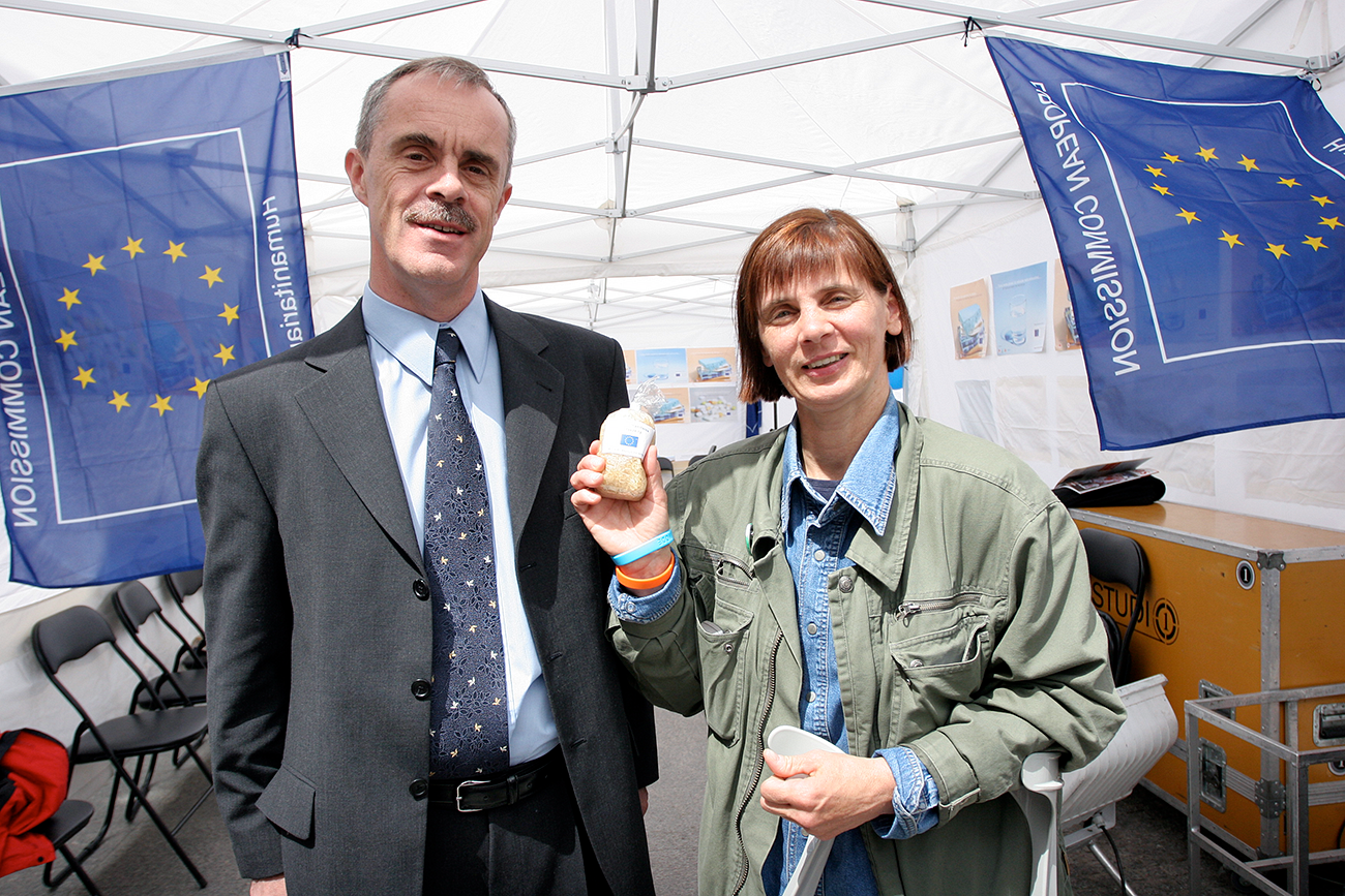 SIMON HORNER, JANINA OCHOJSKA W WIOSCE HUMANITARNEJ ECHO NA NOWYM ªWIECIE SIMON HORNER, JANINA OCHOJSKA W WIOSCE HUMANITARNEJ ECHO NA NOWYM ªWIECIE